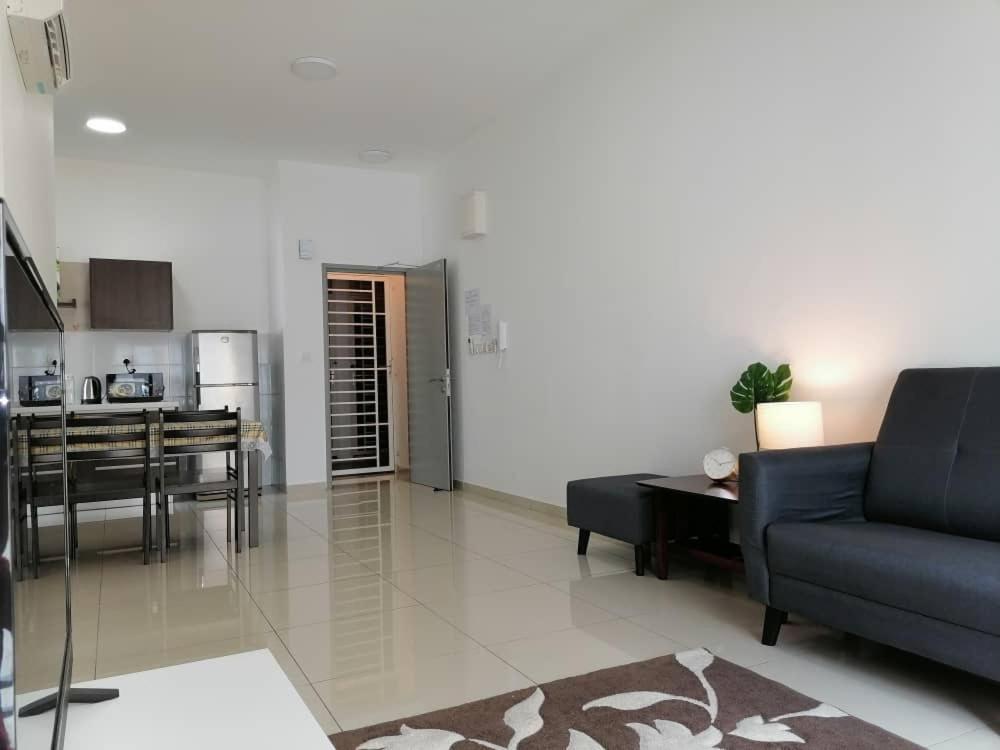 Mesahill Nilai 2 Room Condo - Fast Wifi, Amazing Pool & Tv Екстериор снимка