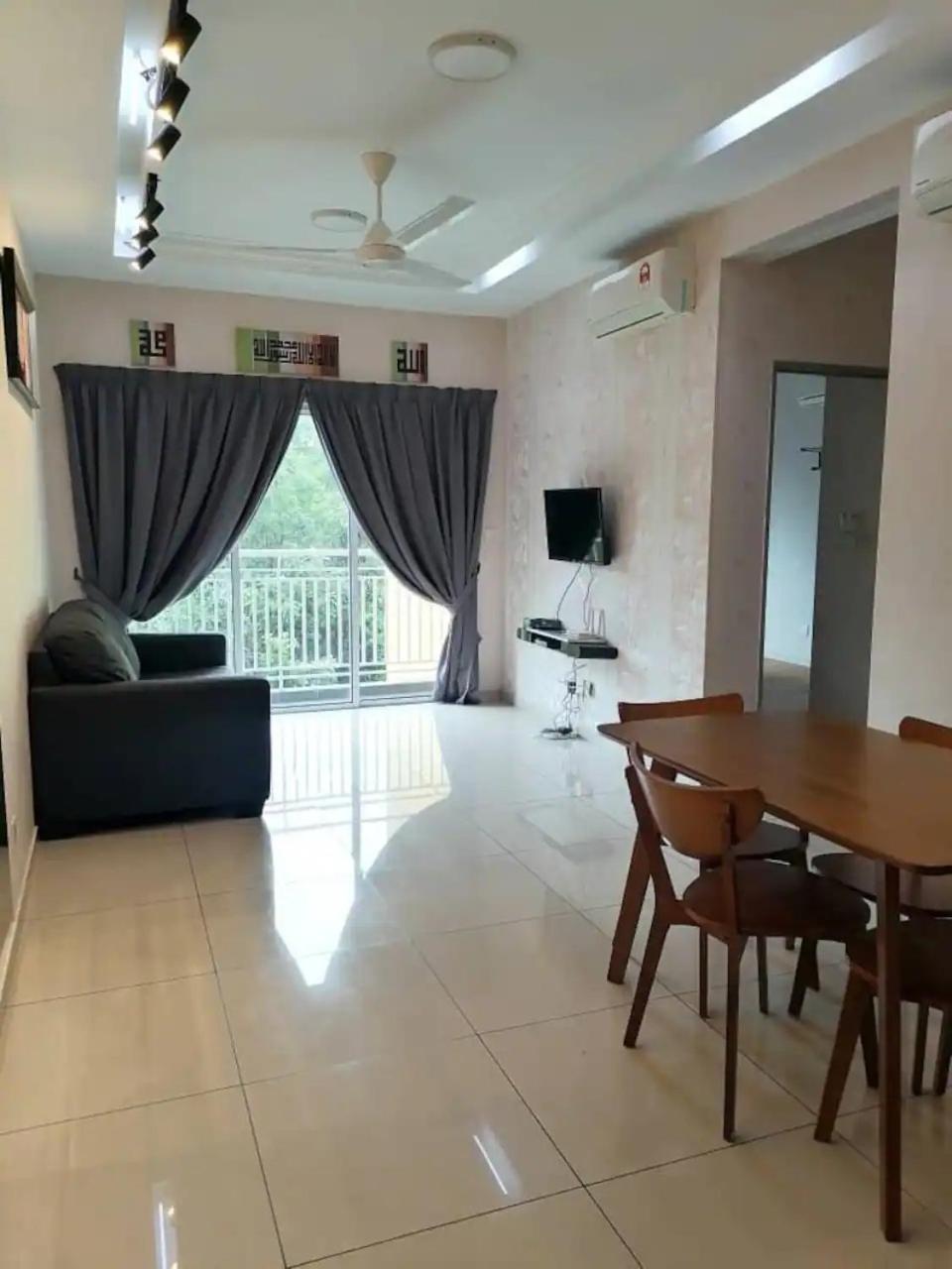 Mesahill Nilai 2 Room Condo - Fast Wifi, Amazing Pool & Tv Екстериор снимка