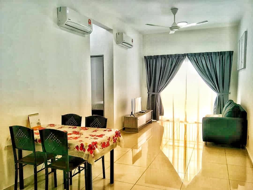 Mesahill Nilai 2 Room Condo - Fast Wifi, Amazing Pool & Tv Екстериор снимка
