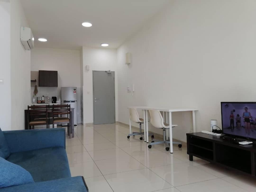 Mesahill Nilai 2 Room Condo - Fast Wifi, Amazing Pool & Tv Екстериор снимка